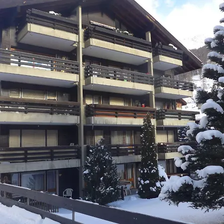 Amara Apartment *